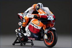 Kyosho Mini-Z Bike Repsol Honda 2.4 GHz RTR Set . 26 - kliknte pro vt nhled